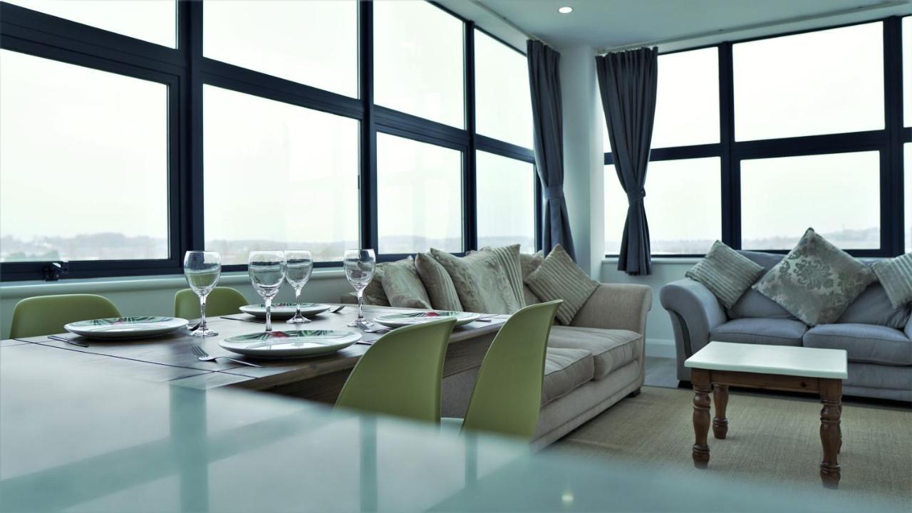 Sapphire House Apartments Телфорд Екстериор снимка