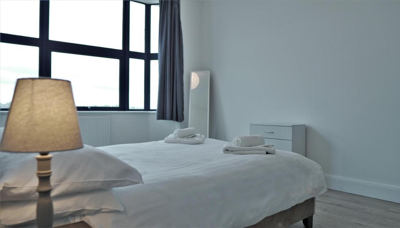 Sapphire House Apartments Телфорд Екстериор снимка