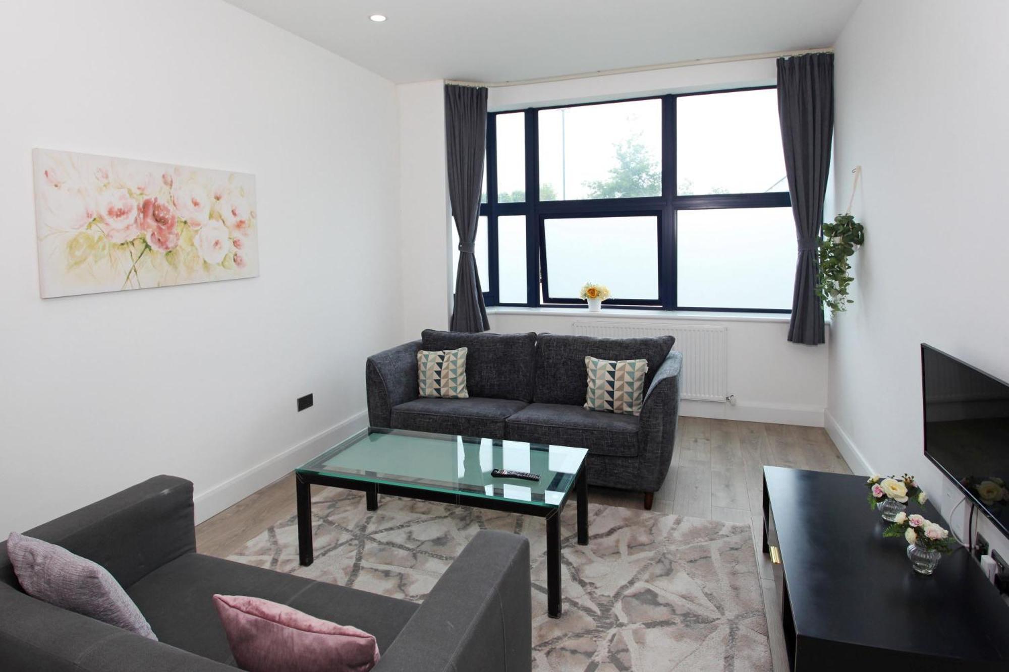Sapphire House Apartments Телфорд Екстериор снимка